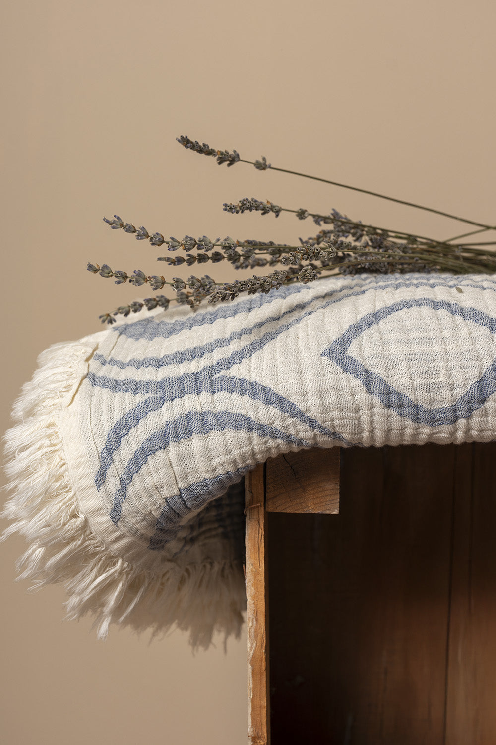 Caruso 3 Katlı Jakarlı Müslin Pike / Yatak Örtüsü %100 Pamuk