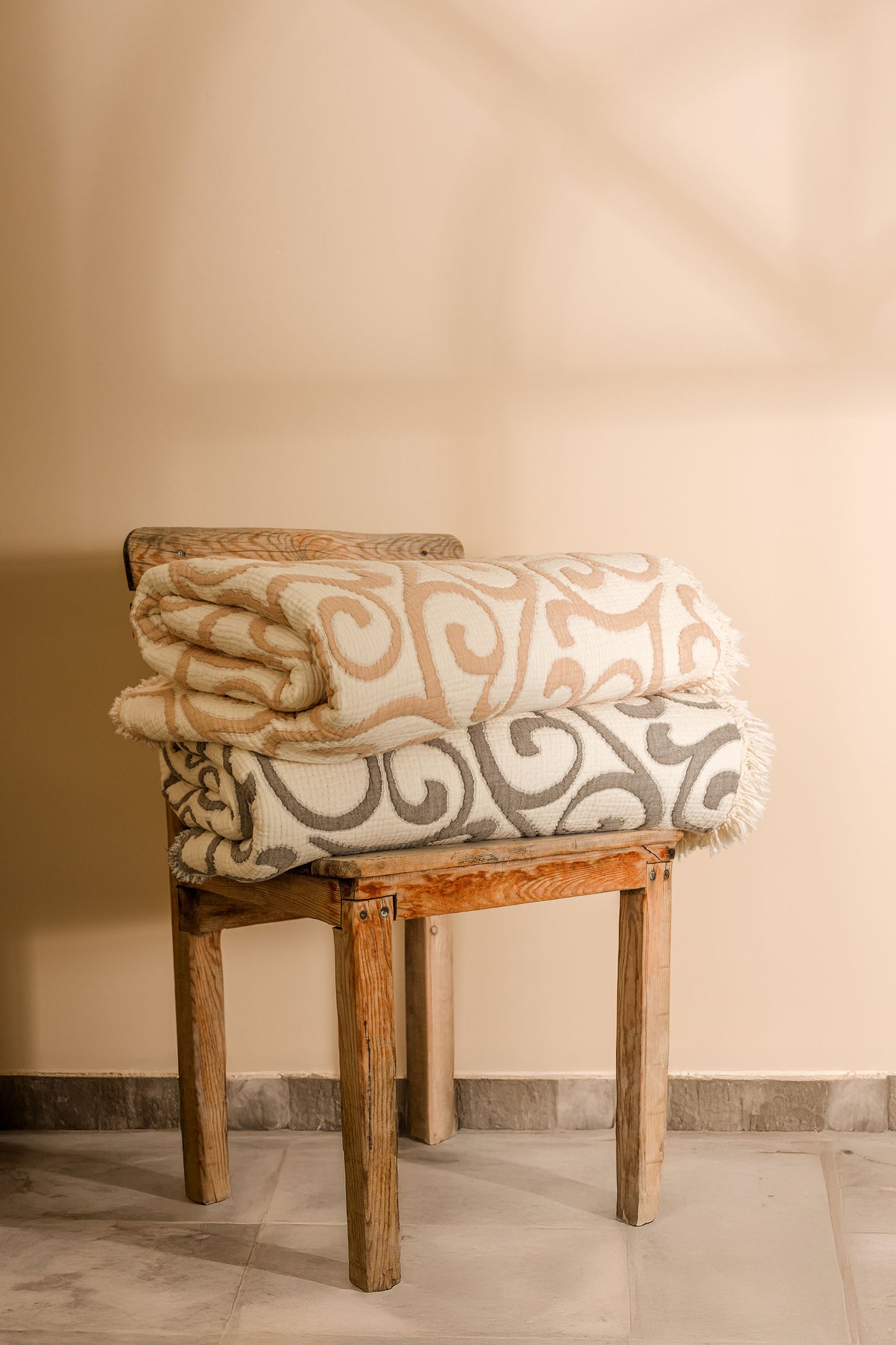 Divan 5 Katlı Dolgulu Müslin Çift Kişilik Yorgan / Yatak Örtüsü (220x240 cm) %100 Pamuk