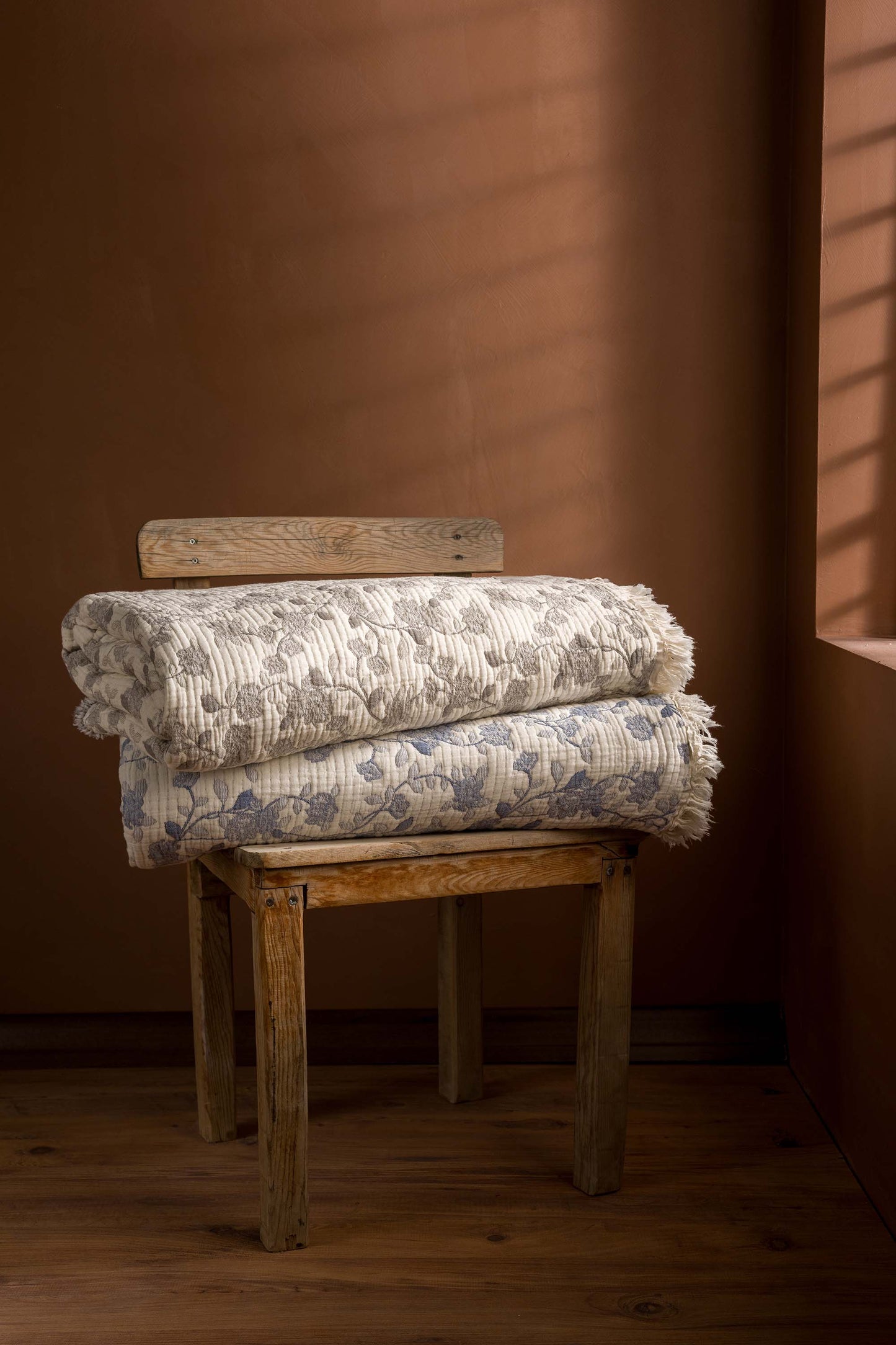 Sultans 5 Katlı Dolgulu Müslin Çift Kişilik Yorgan / Yatak Örtüsü (220x240 cm) %100 Pamuk