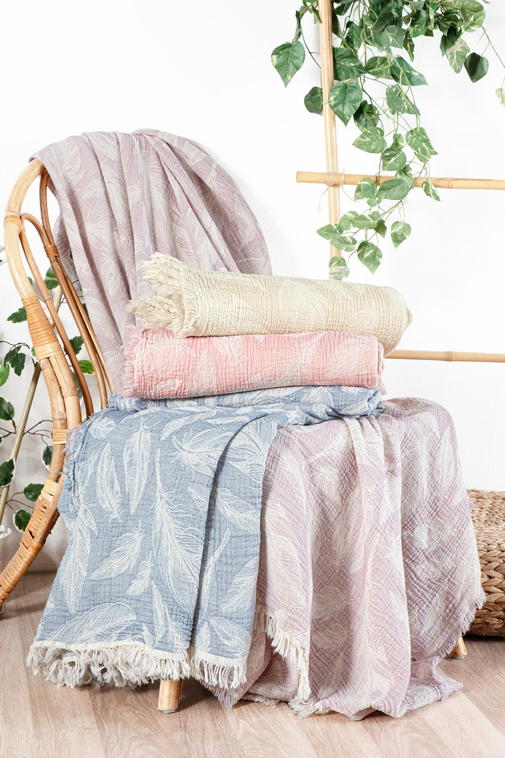 Plume 3 Katlı Jakarlı Müslin Pike / Yatak Örtüsü %100 Pamuk