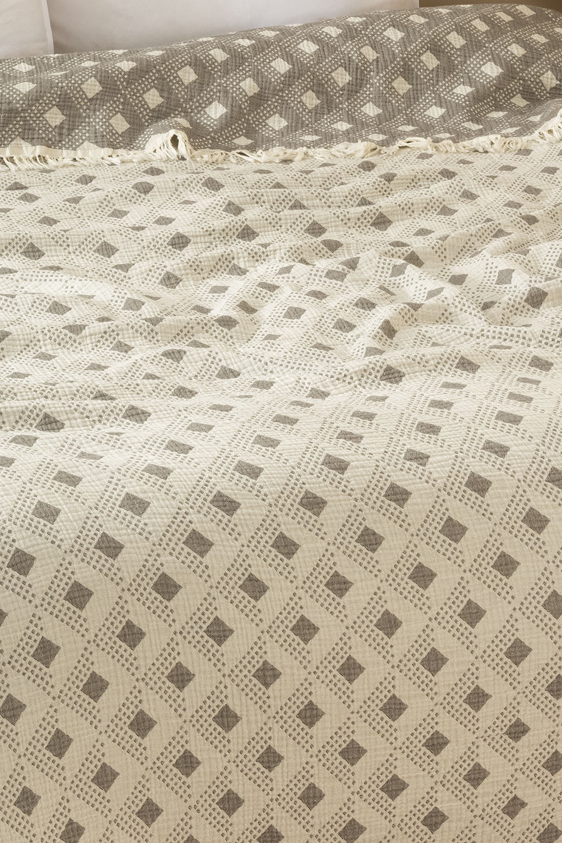 Place 4 Katlı Müslin Pike / Yatak Örtüsü %100 Pamuk