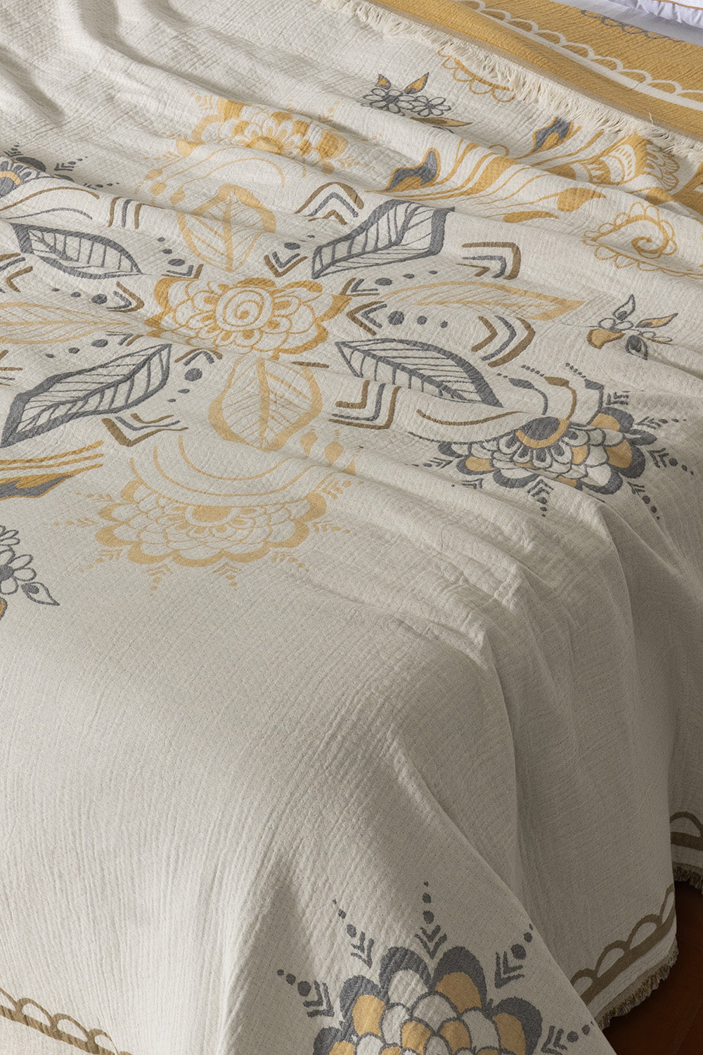 Amber 4 Katlı Jumbo Jakarlı Pano Desen Müslin Pike / Yatak Örtüsü %100 Pamuk