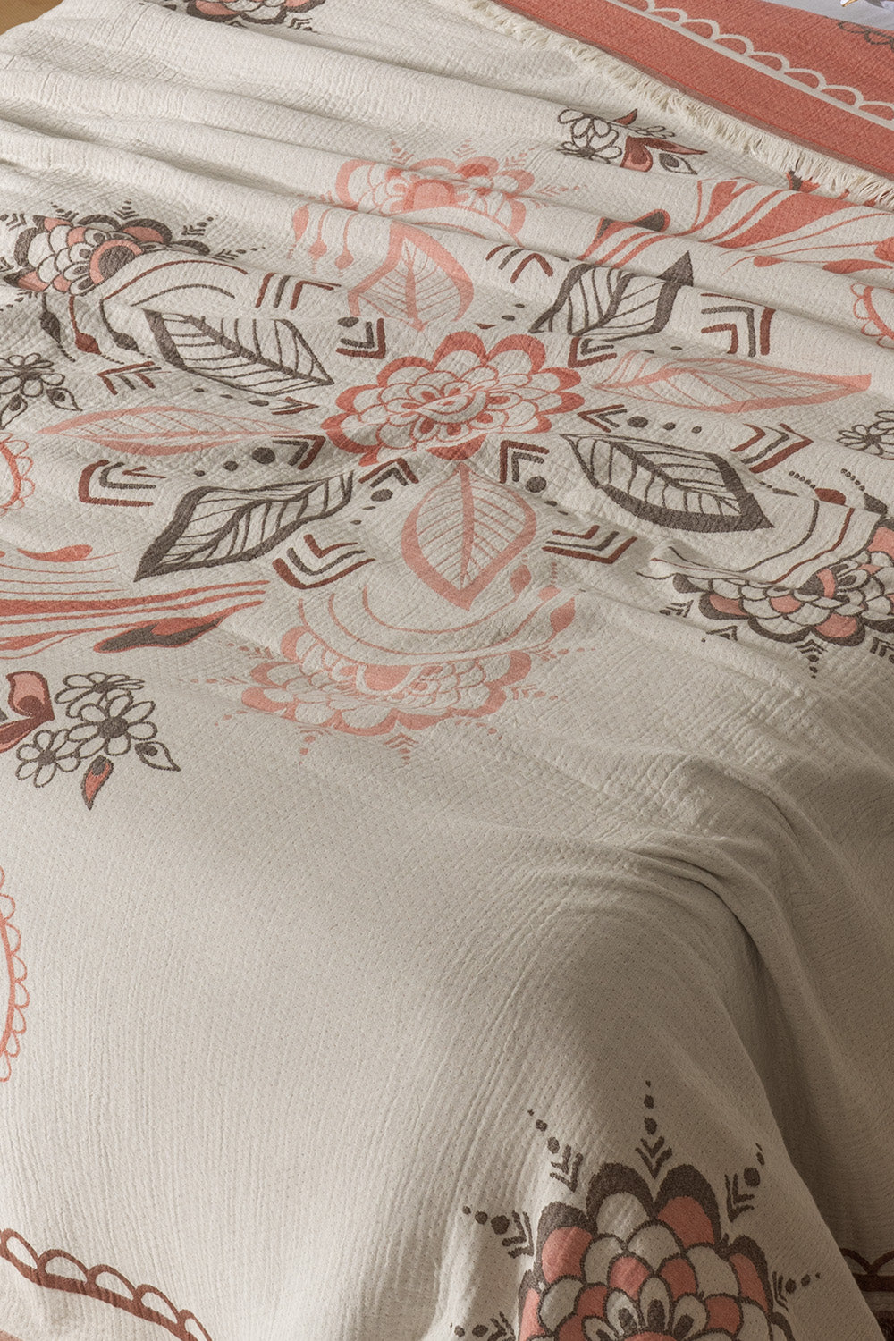 Amber 4 Katlı Jumbo Jakarlı Pano Desen Müslin Pike / Yatak Örtüsü %100 Pamuk