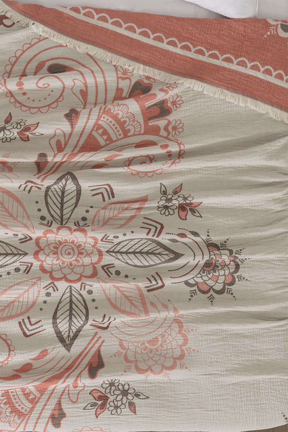 Amber 4 Katlı Jumbo Jakarlı Pano Desen Müslin Pike / Yatak Örtüsü %100 Pamuk