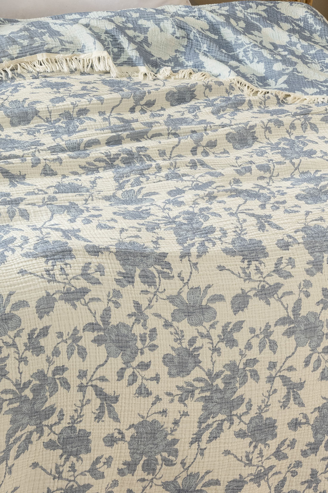 Azure Jakarlı 4 Katlı Müslin Pike / Yatak Örtüsü %100 Pamuk