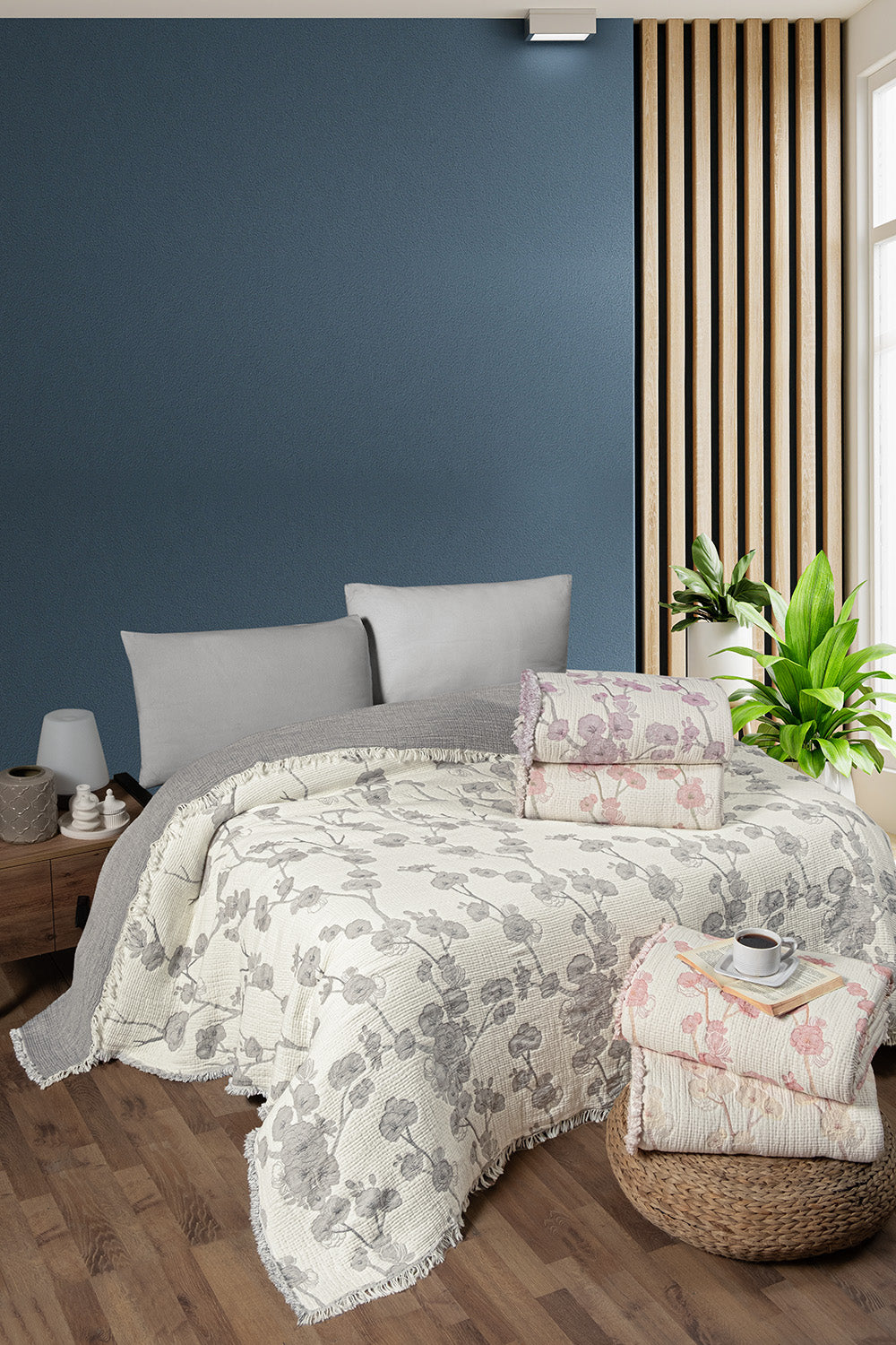 Daisy 5-Layer Filled Muslin Double Bed Quilt / Bed Cover (220x240 cm) 100% Cotton