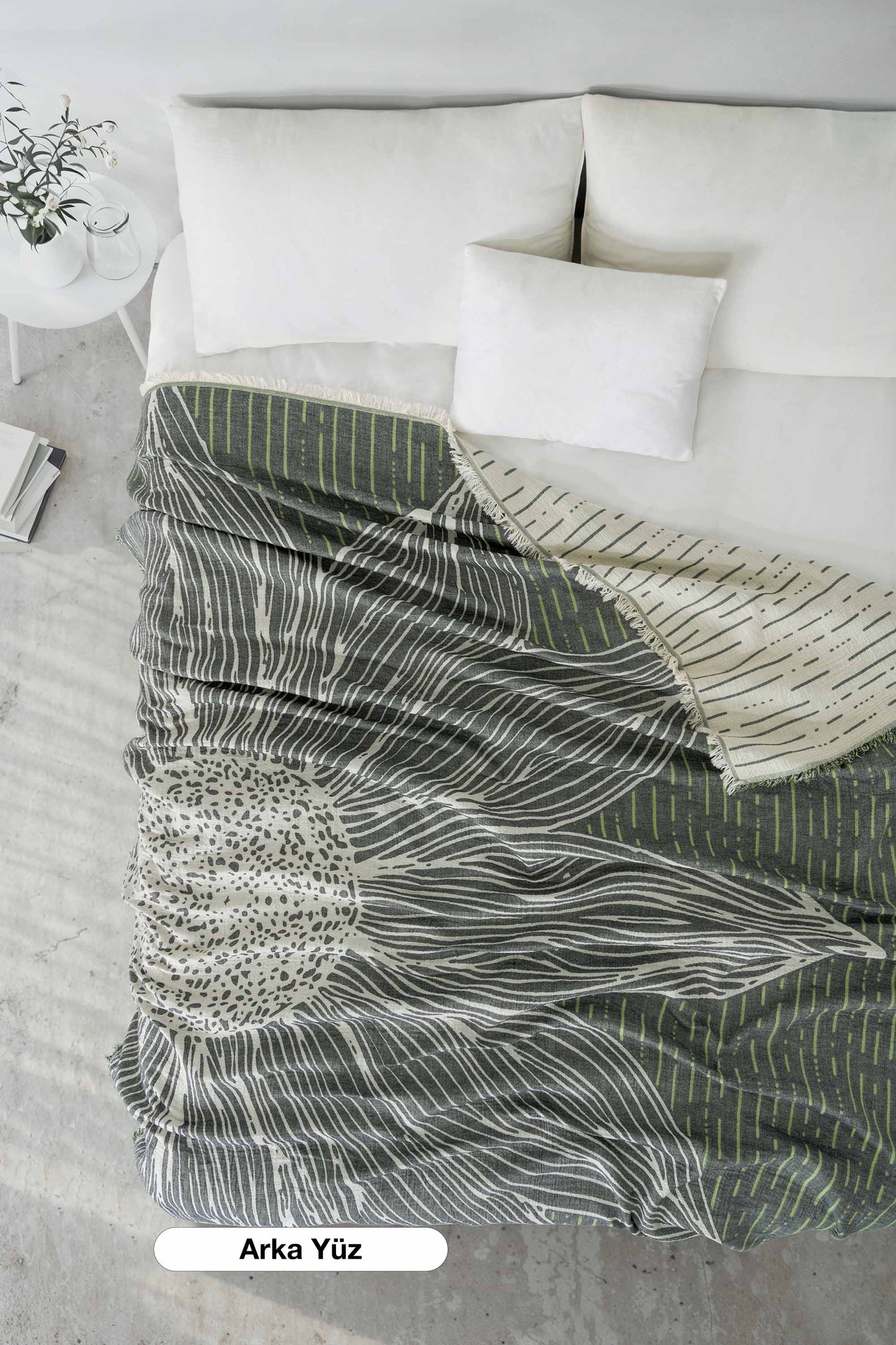 Sunflower 4-Layer Jumbo Jacquard Panel Pattern Muslin Blanket / Bedspread %100 Cotton