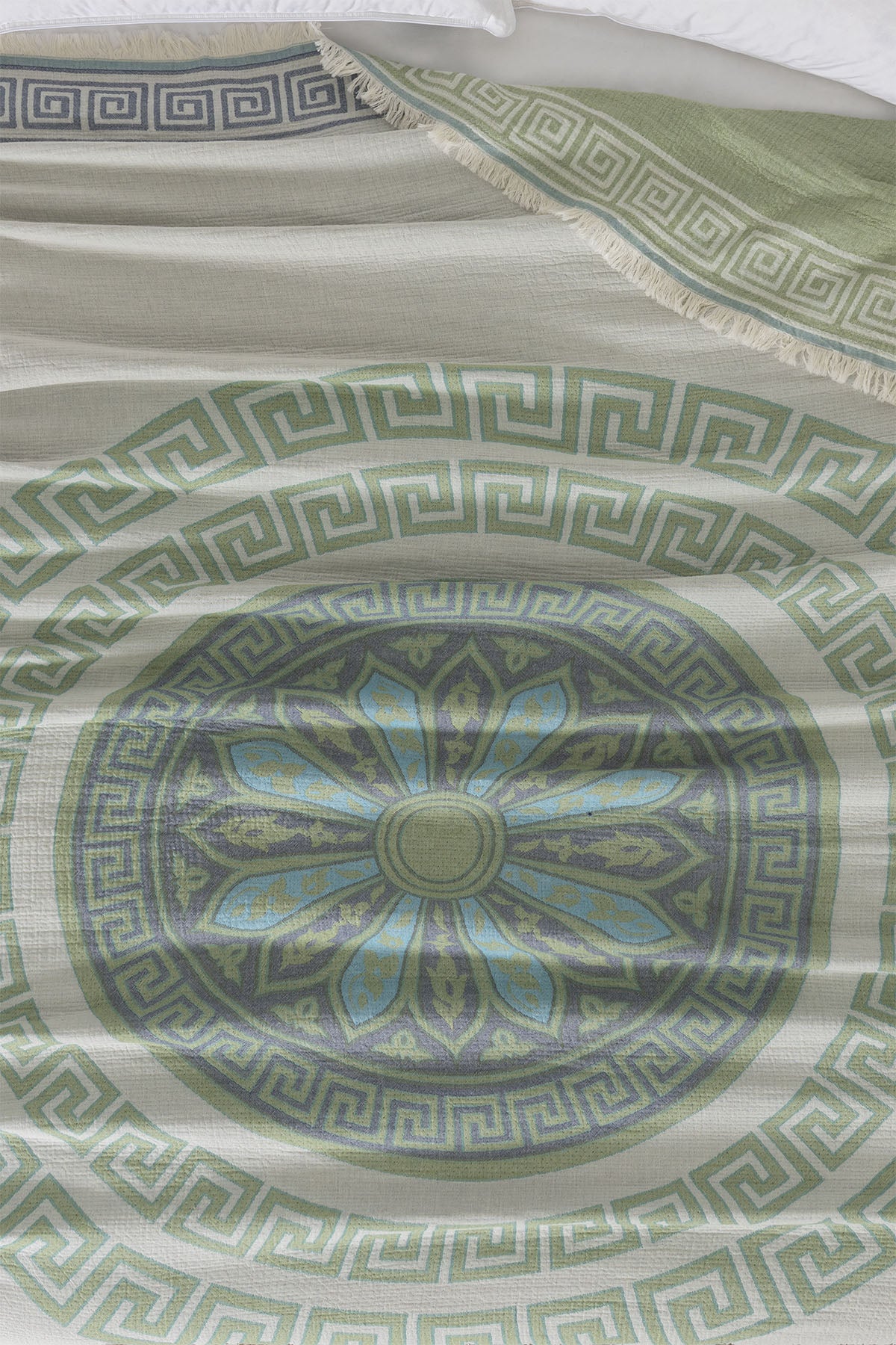 Helios 4 Katlı Jumbo Jakarlı Pano Desen Müslin Pike / Yatak Örtüsü %100 Pamuk