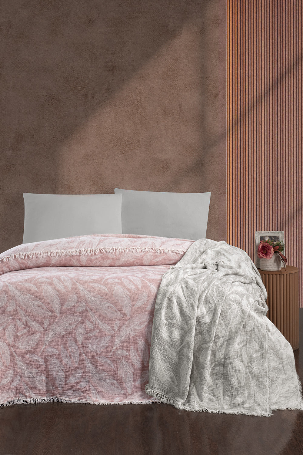 Plume 3 Katlı Jakarlı Müslin Pike / Yatak Örtüsü %100 Pamuk